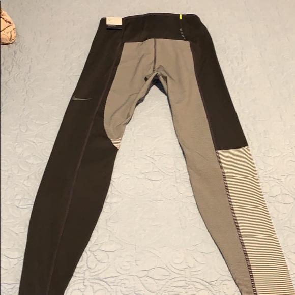 Women’s Nike running leggings - Picture 2 of 4
